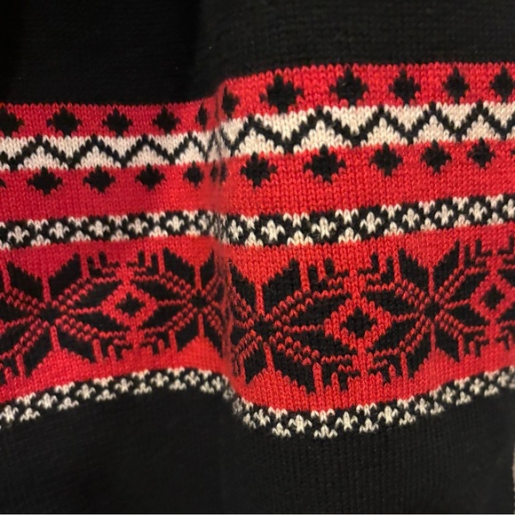 GAP Vintage Black and Red Fair Isle Scarf - Picture 3 of 4